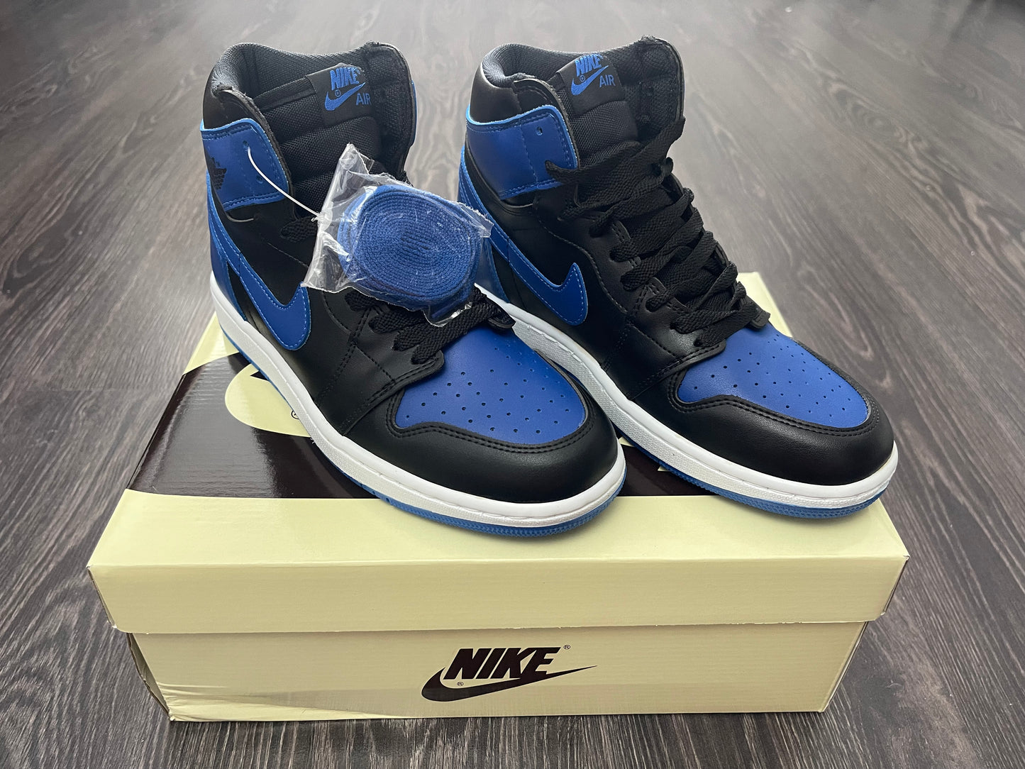 AIR JORDAN 1 - Royal Sneakers high