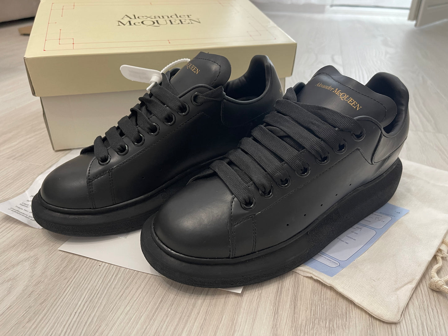 Alexander McQueen NEGRU - FULLBOX