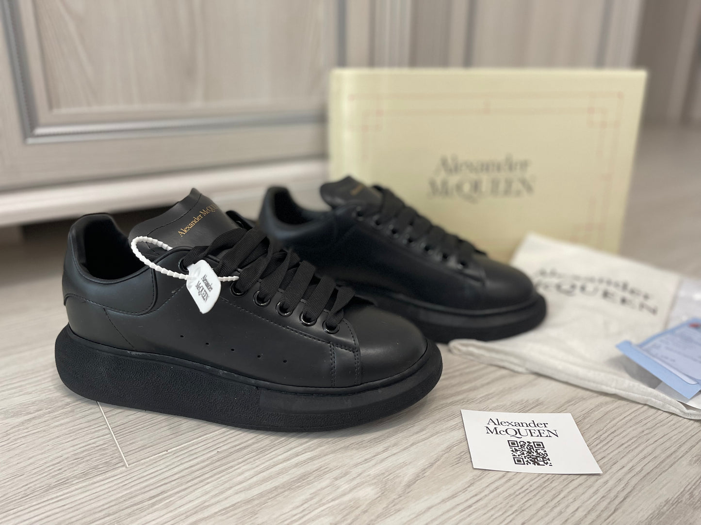 Alexander McQueen NEGRU - FULLBOX