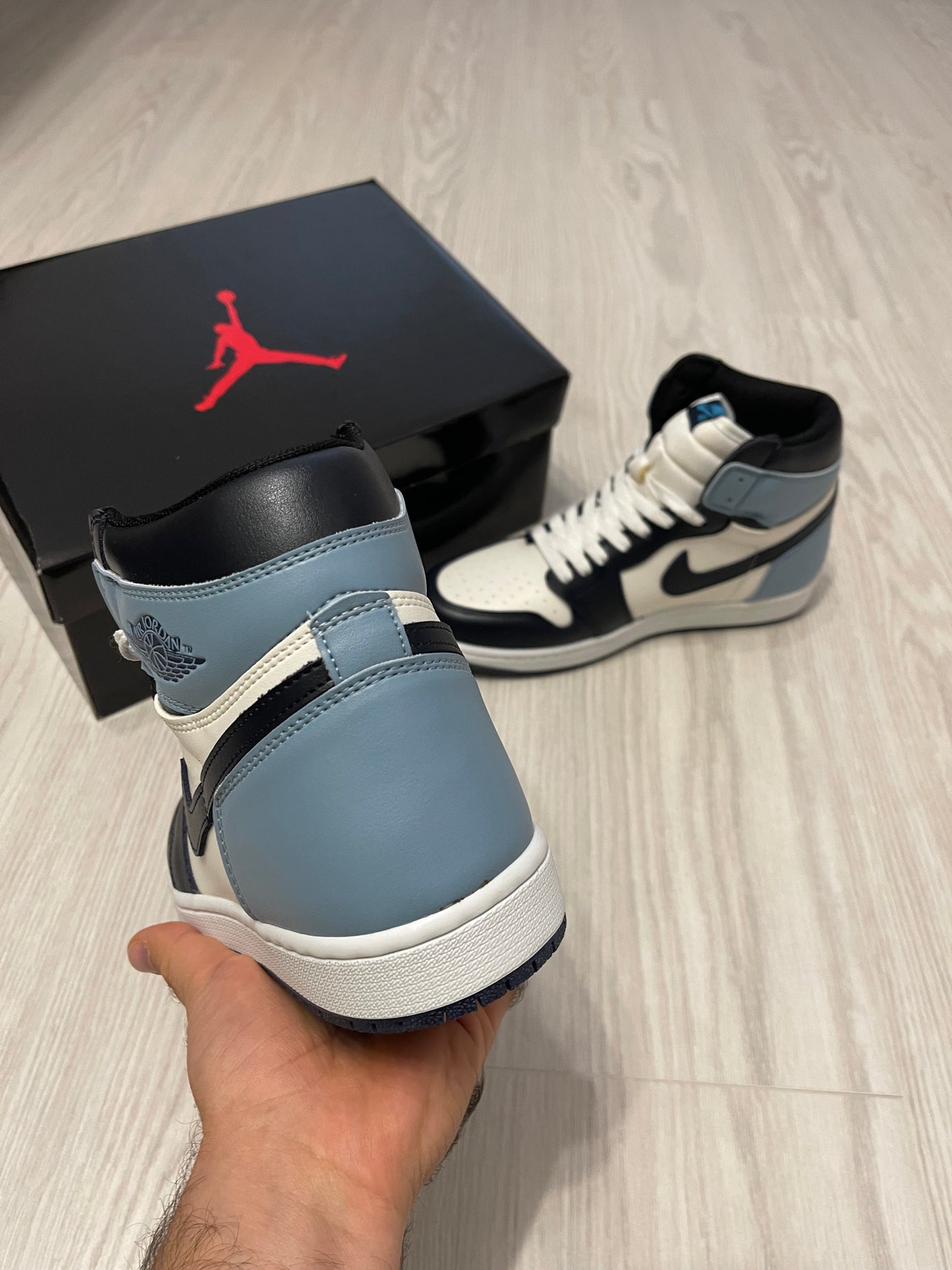 AIR JORDAN 1 - Obsidian Sneakers high