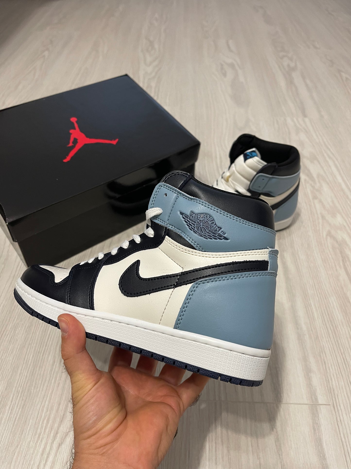 AIR JORDAN 1 - Obsidian Sneakers high