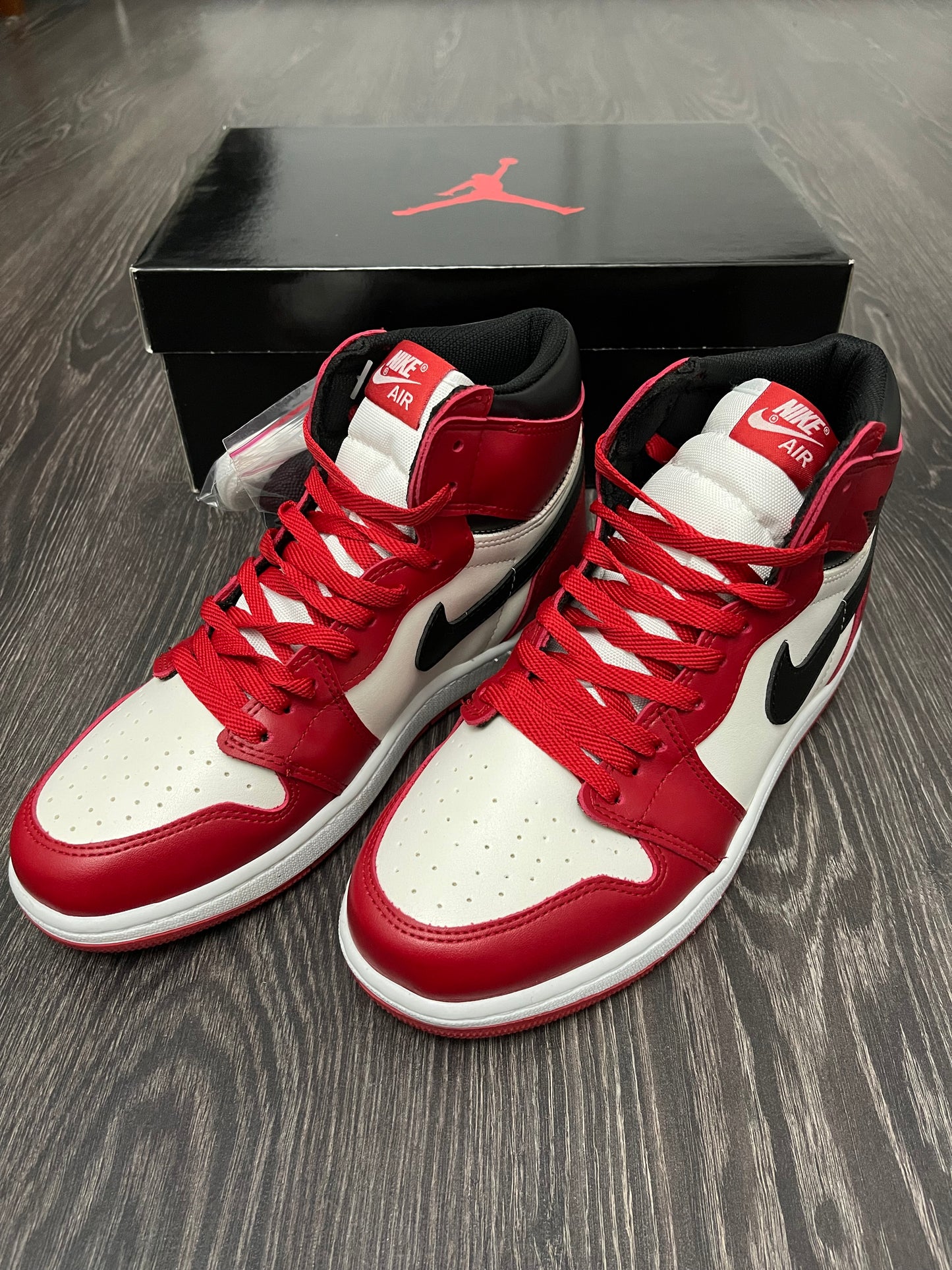 AIR JORDAN 1 - Chicago Sneakers high