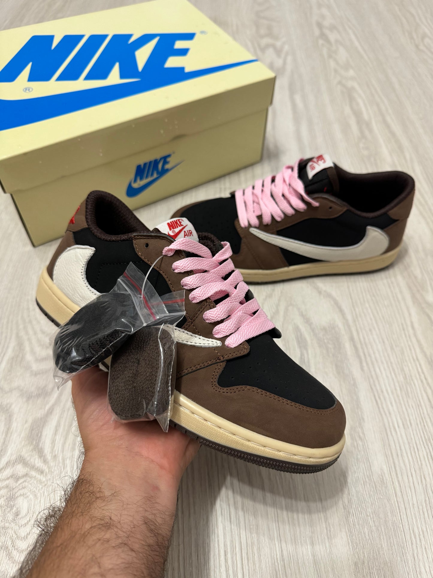 Travis Scott x Air Jordan 1 Low "Mocha"