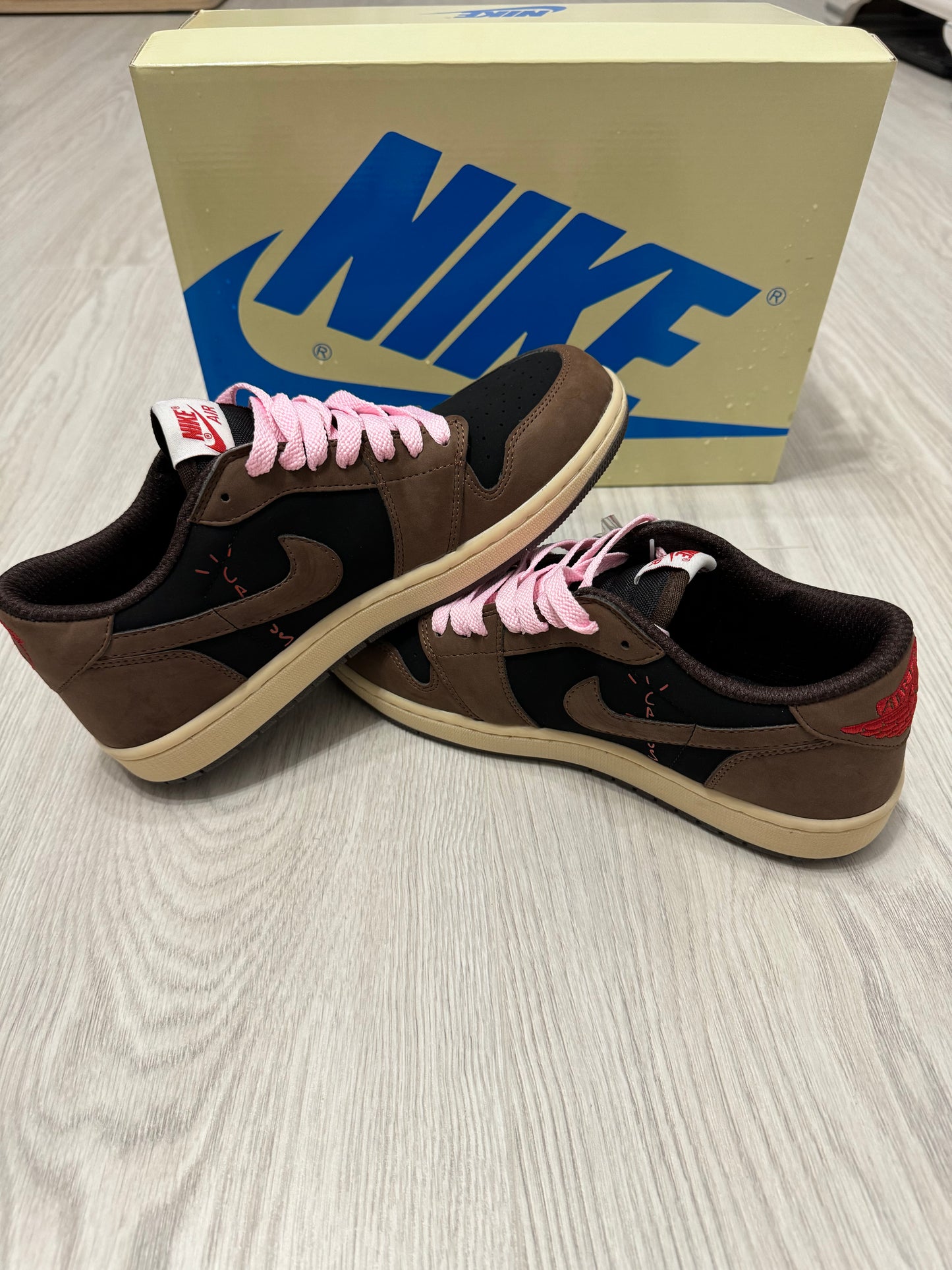 Travis Scott x Air Jordan 1 Low "Mocha"