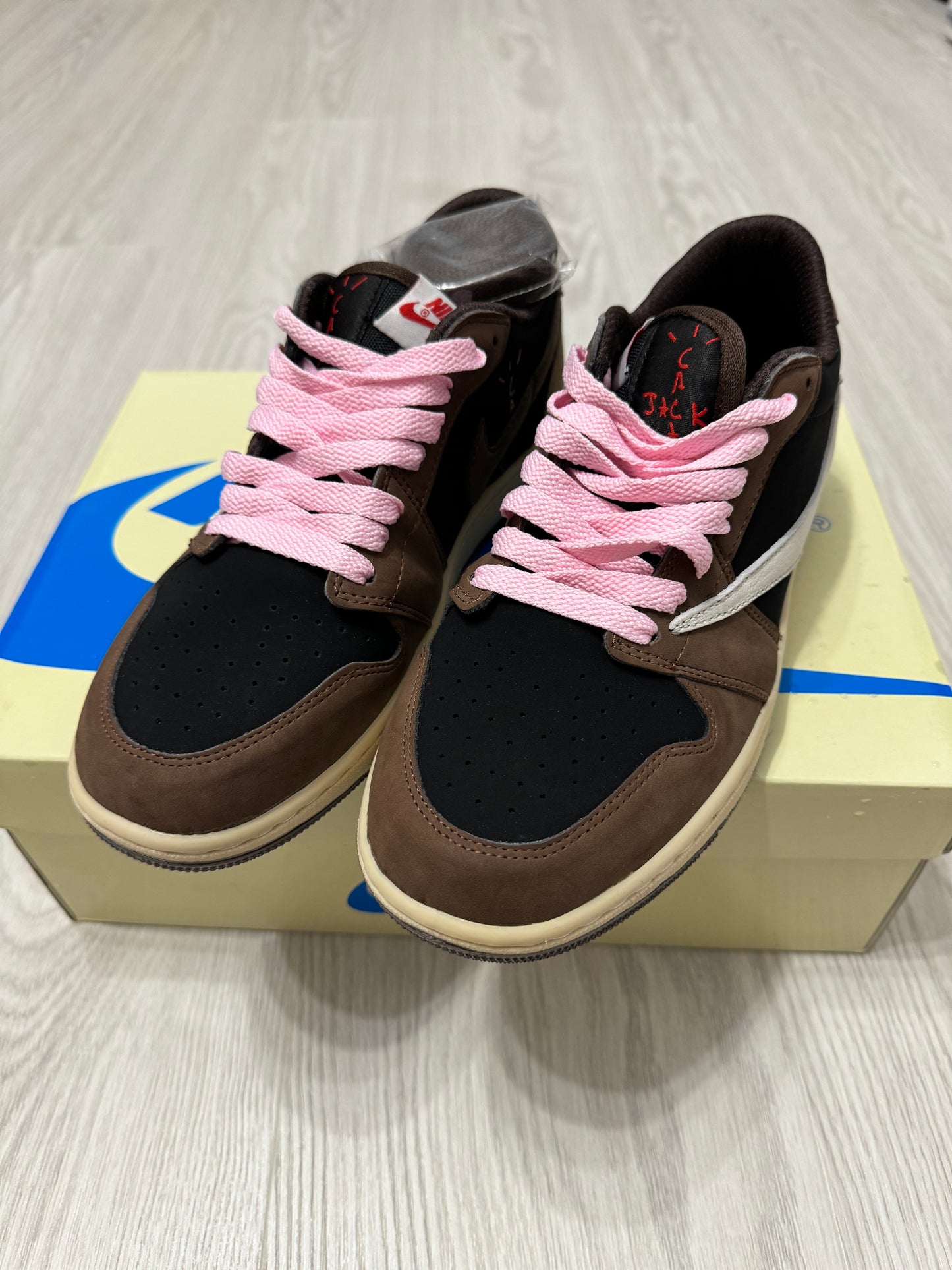 Travis Scott x Air Jordan 1 Low "Mocha"