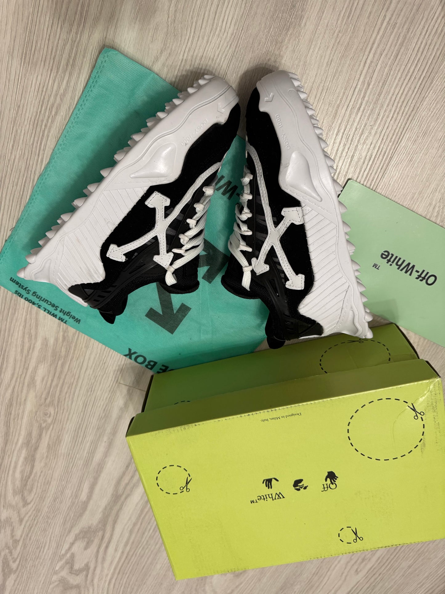 Off-White ODSY-1000 - White&Black