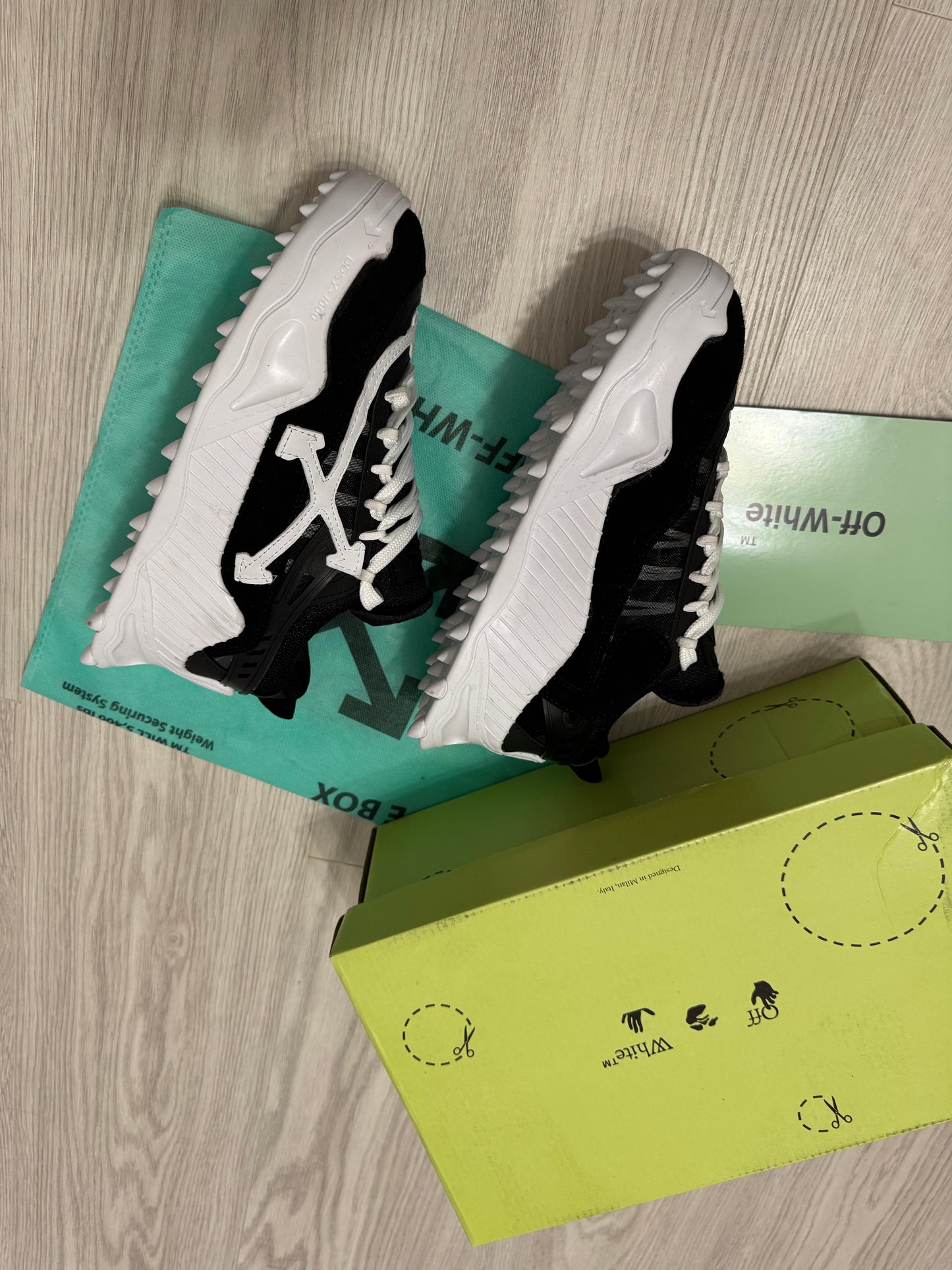 Off-White ODSY-1000 - White&Black