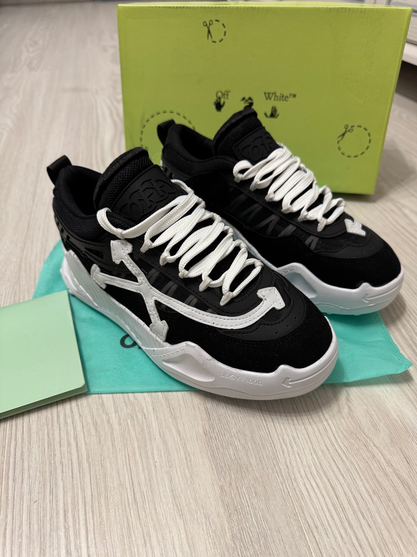Off-White ODSY-1000 - White&Black