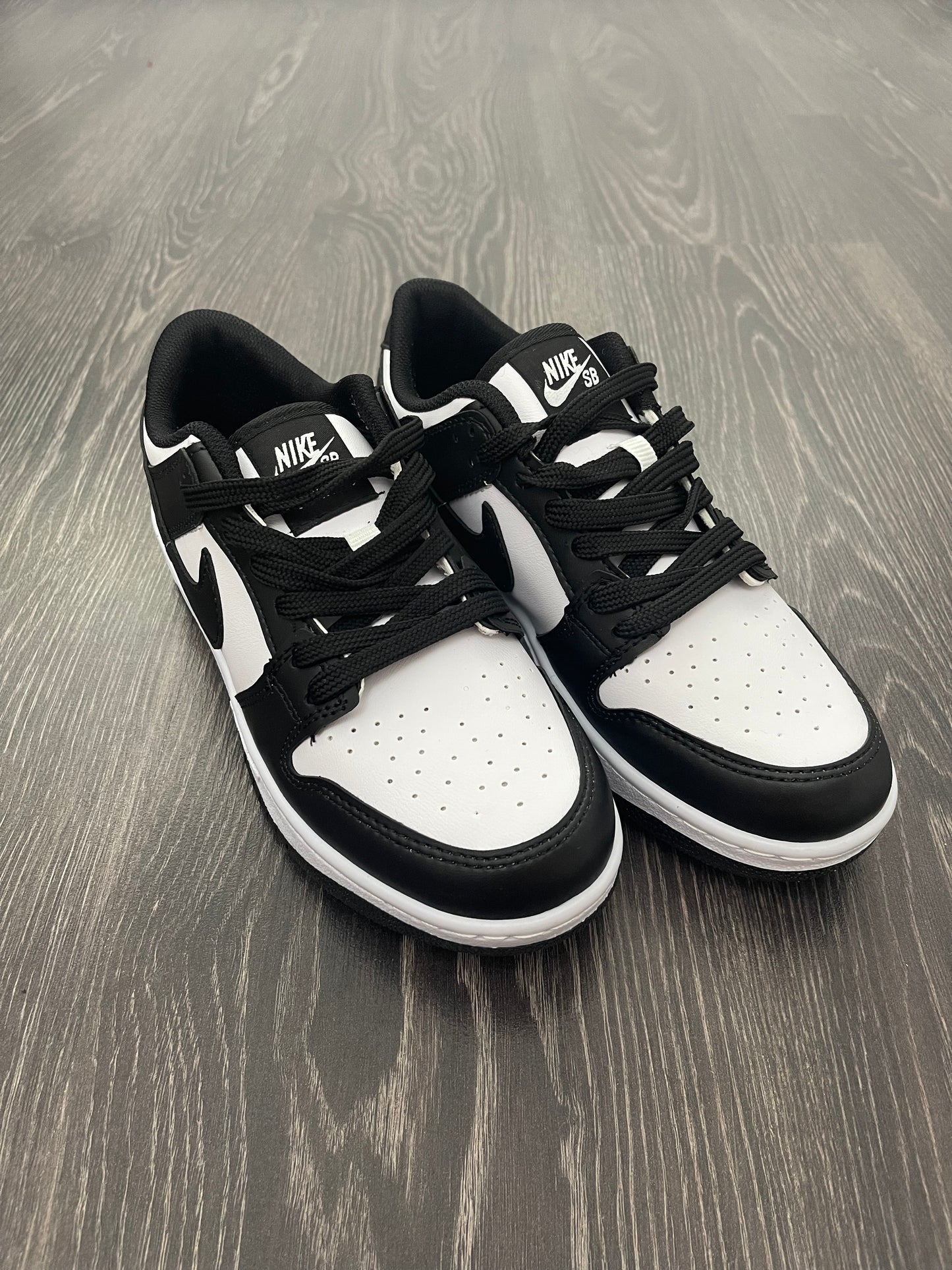Nike Dunk Negru-Alb