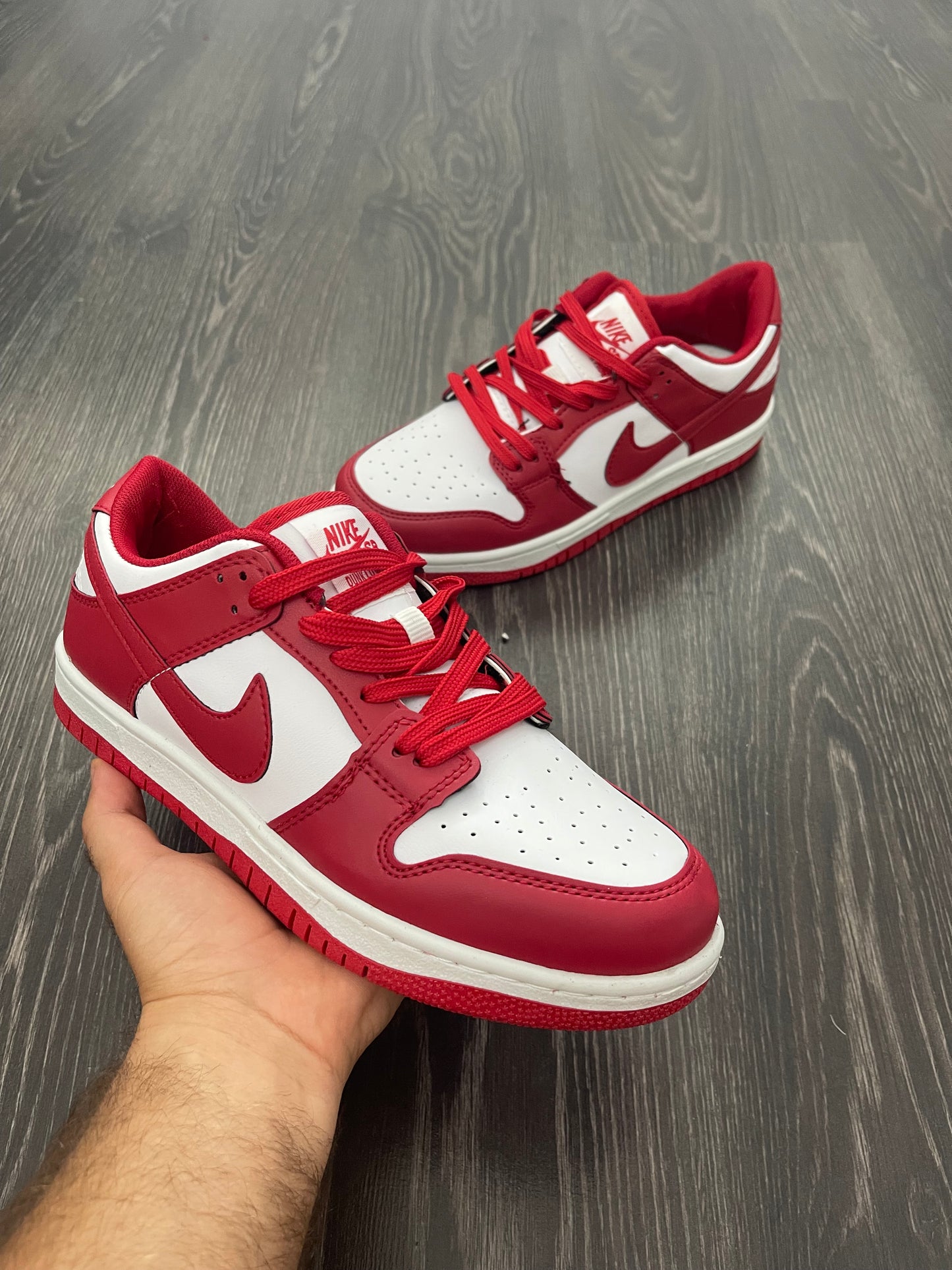 Nike Dunk Rosu-Alb