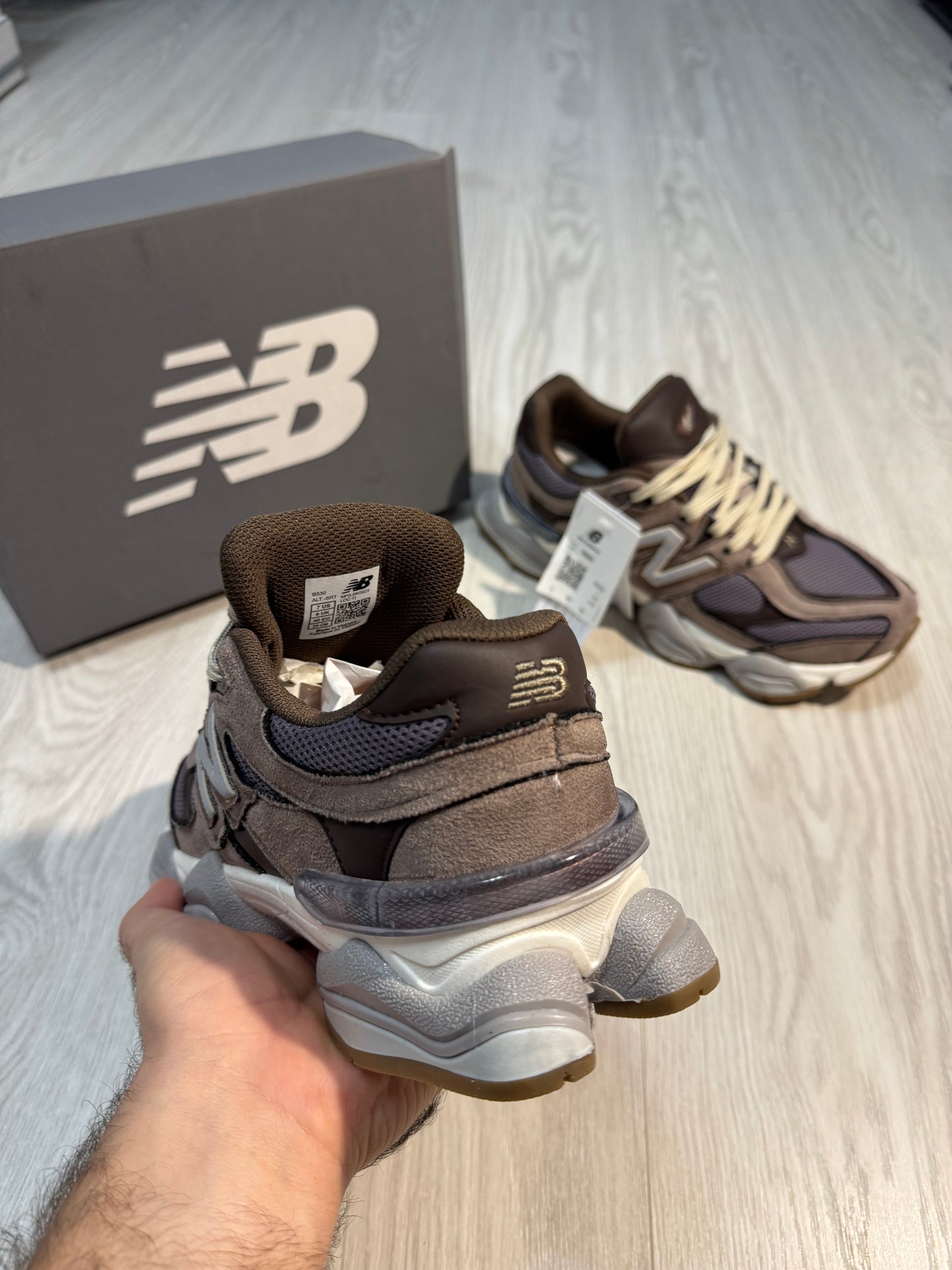 New Balance 9060 - Maro