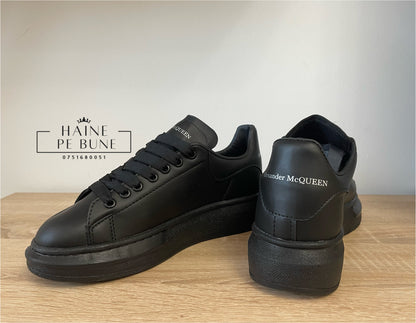 Alexander McQueen NEGRU - Src