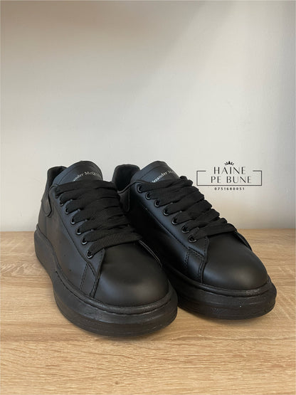 Alexander McQueen NEGRU - Src