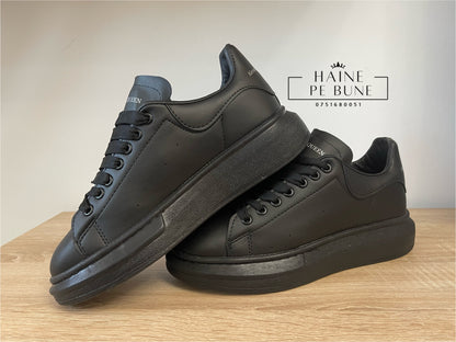 Alexander McQueen NEGRU - Src