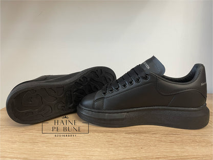 Alexander McQueen NEGRU - Src