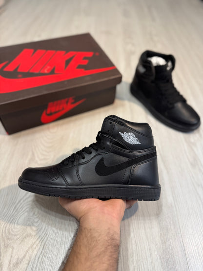 AIR JORDAN 1 - Black Sneakers high