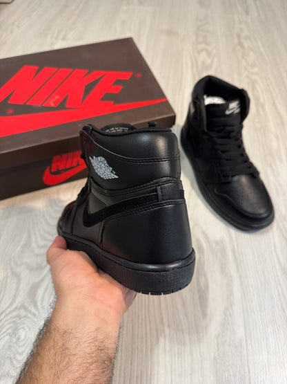 AIR JORDAN 1 - Black Sneakers high
