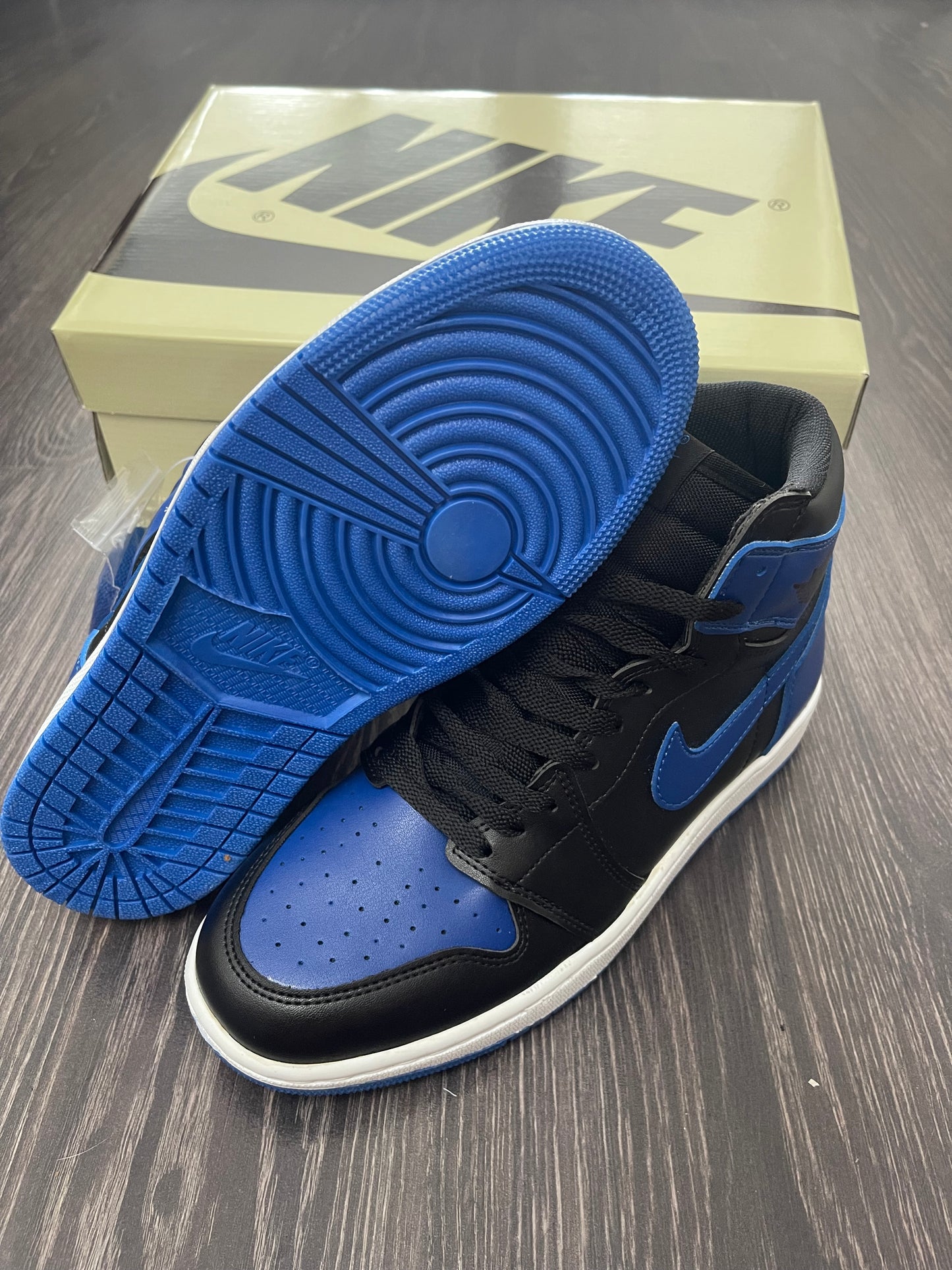 AIR JORDAN 1 - Royal Sneakers high