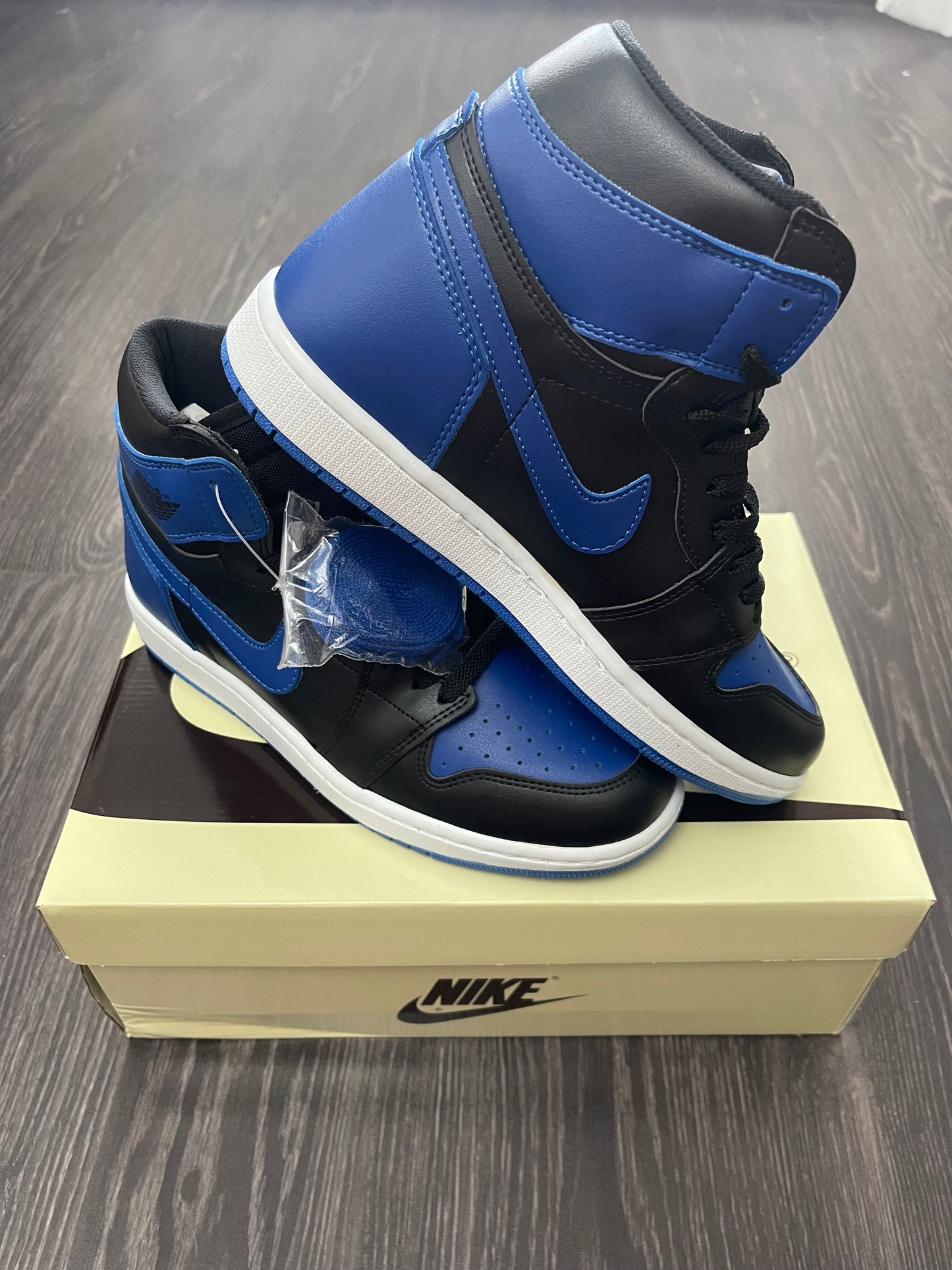AIR JORDAN 1 - Royal Sneakers high