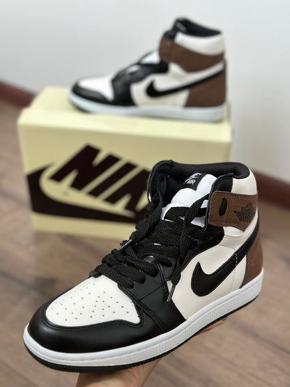 AIR JORDAN 1 - Dark Mocha Sneakers high