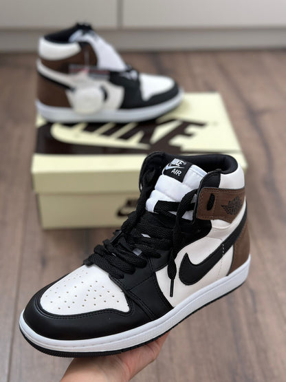 AIR JORDAN 1 - Dark Mocha Sneakers high