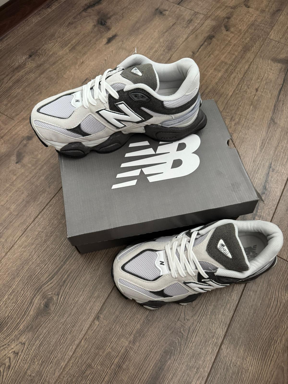 New Balance 9060 - Gri