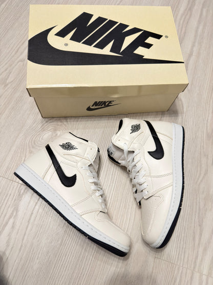 AIR JORDAN 1 - Triple White Sneakers high