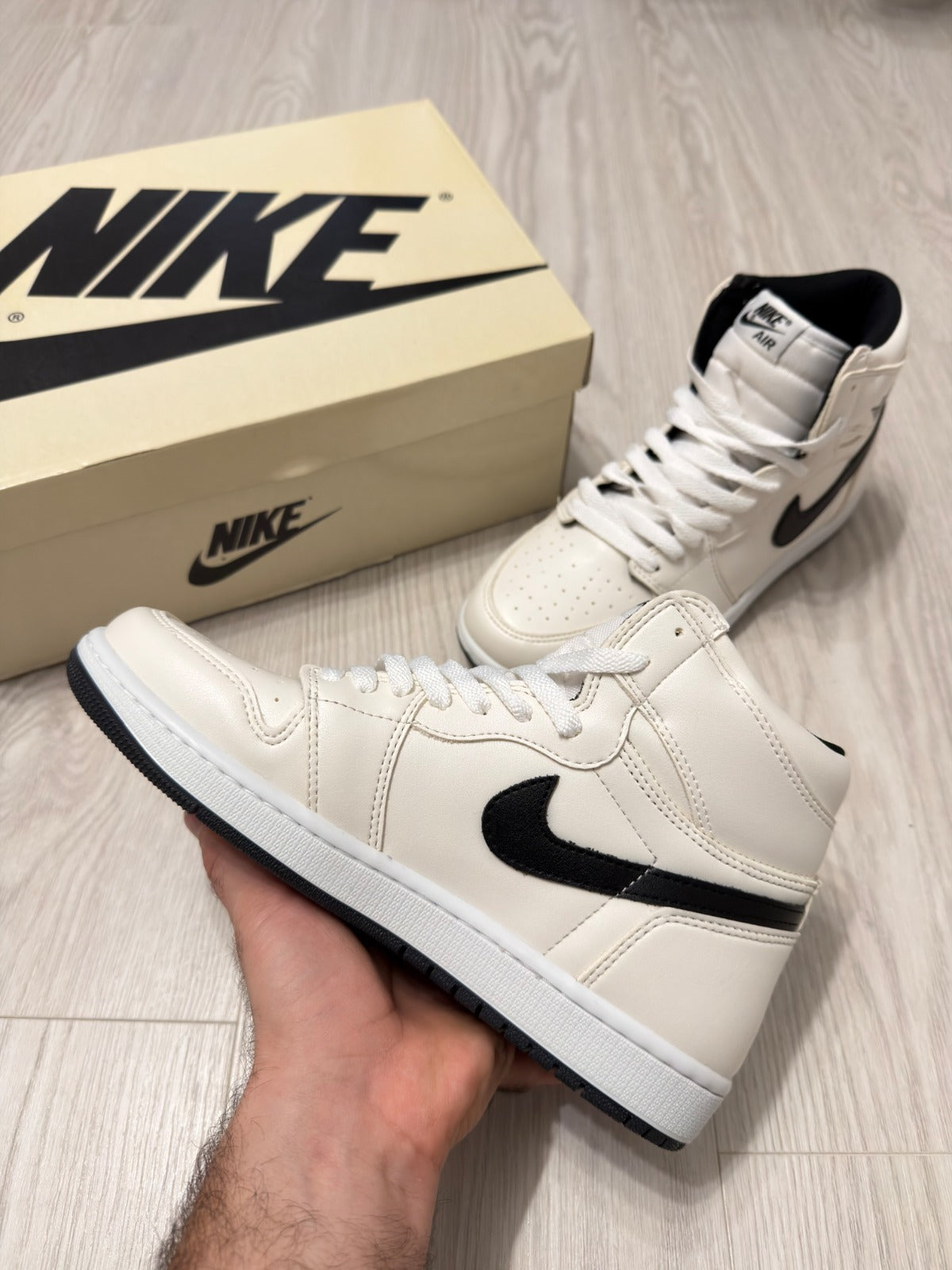 AIR JORDAN 1 - Triple White Sneakers high