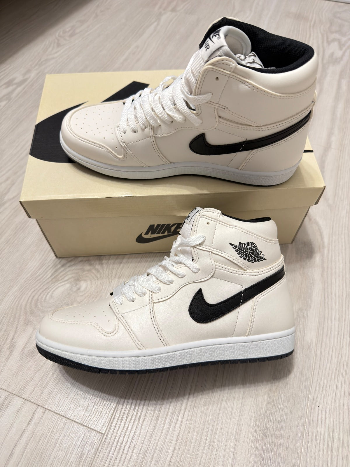 AIR JORDAN 1 - Triple White Sneakers high